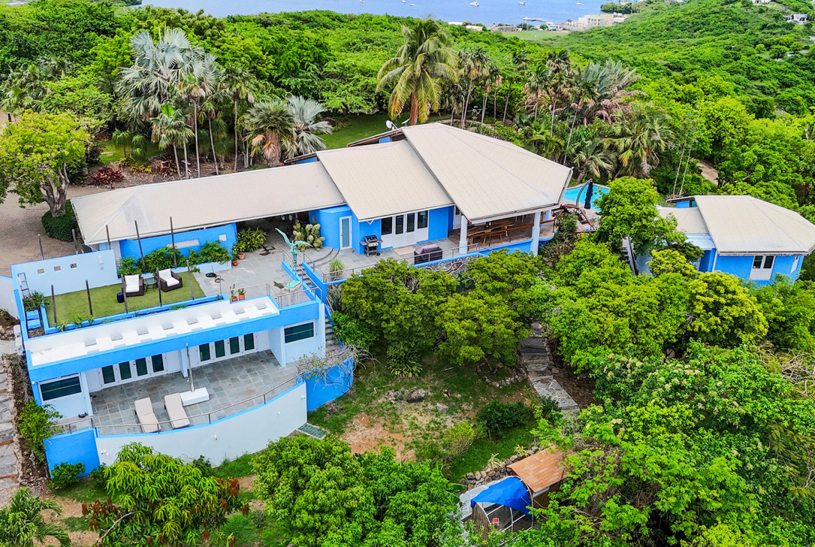 Luxury hilltop villa in Culebra with panoramic ocean views