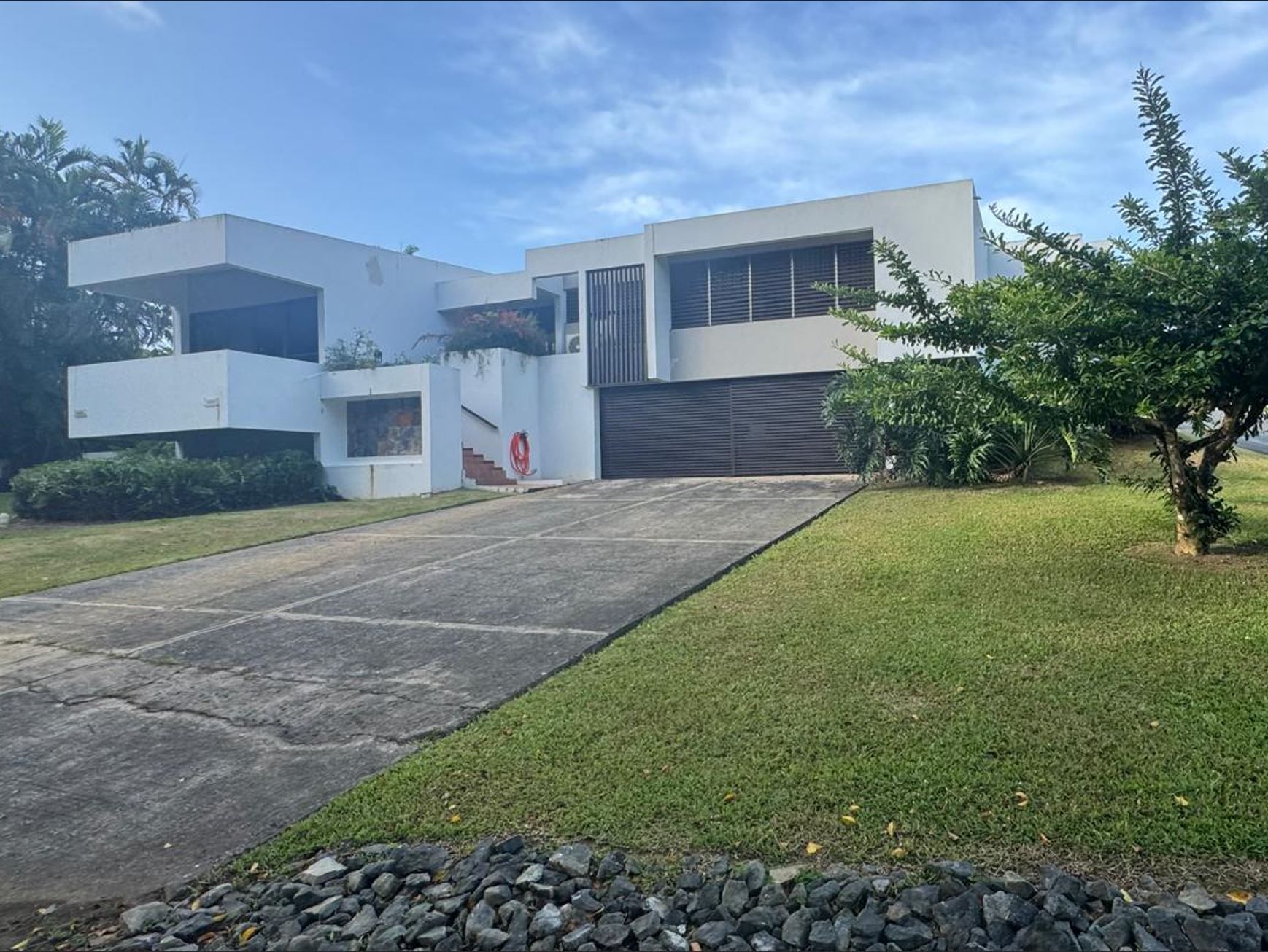 Custom-built home with pool in the gated Valle Escondido community, Guaynabo